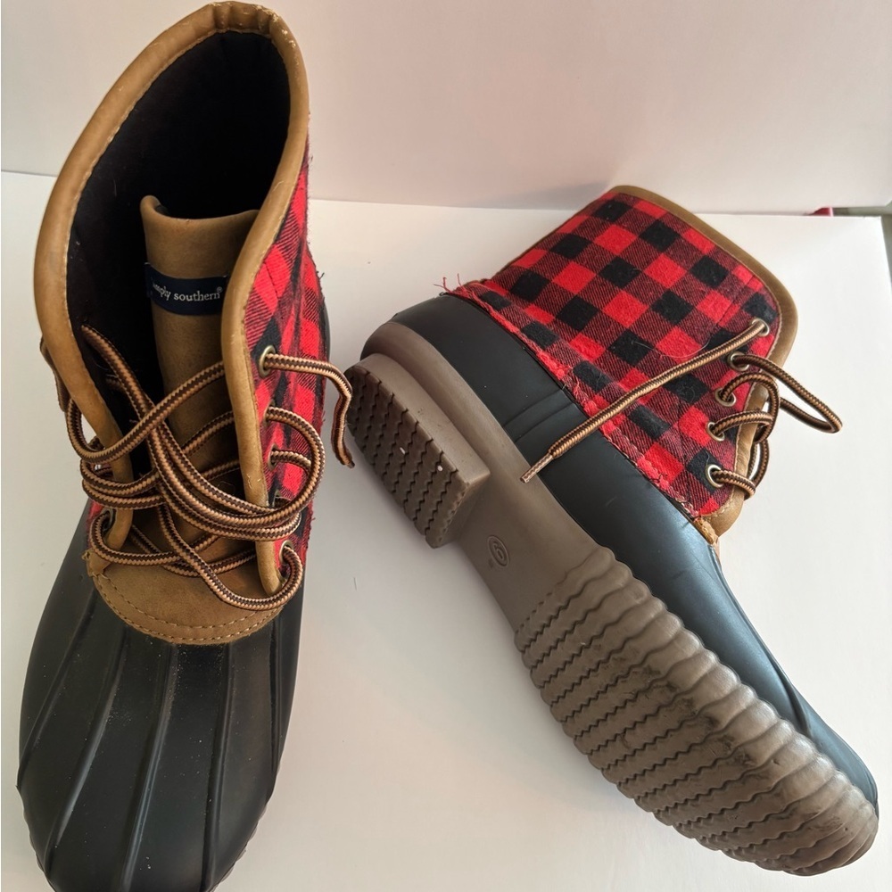 Simply Southern Plaid Duck Boots – Size 9 – Water Resistant & Stylish - Picture 7 of 11